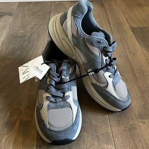 Zara Contrasting Sneakers - Gray - NWT